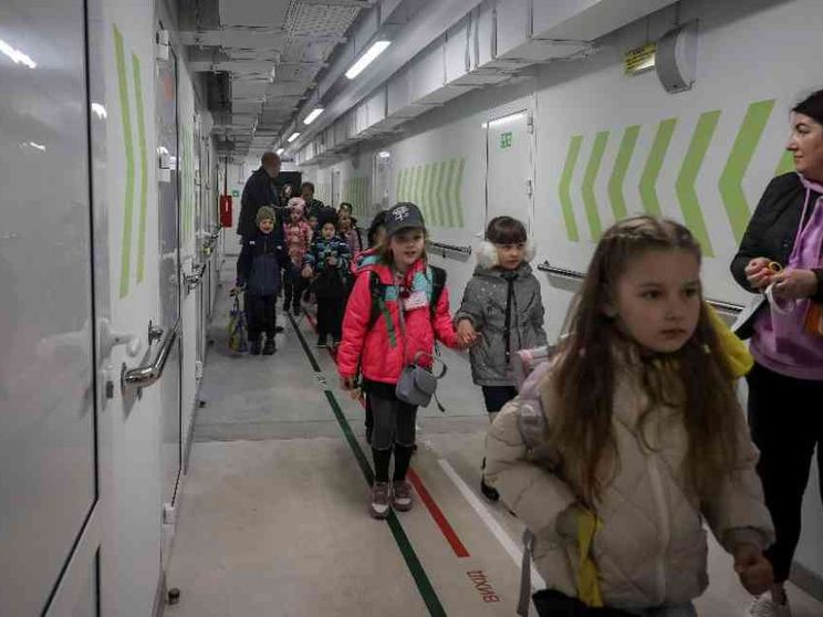 Apre la prima scuola sottoterra anti-missile. «Segno di speranza» per Kharkiv