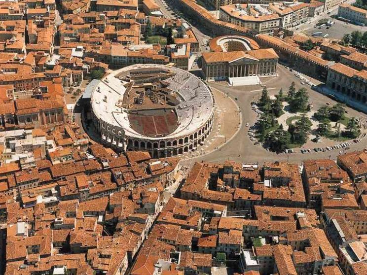 I bimbi, l'Arena, la pace: tutto sulla visita del Papa a Verona