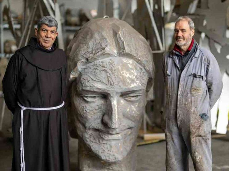 Da Verona a Gerusalemme: la statua di Cristo benedetta dal Papa