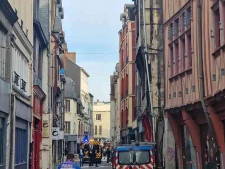 Cerca di dar fuoco alla sinagoga di Rouen, ucciso dalla polizia