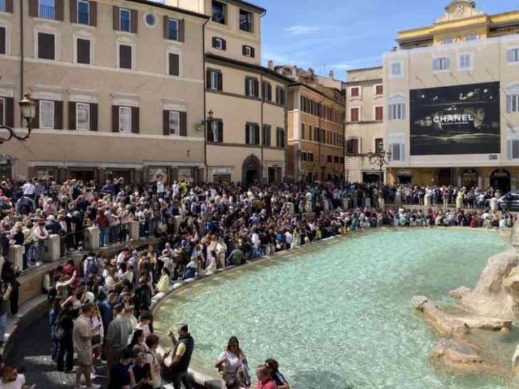 L'iperturismo rischia di mettere la Terra in ginocchio