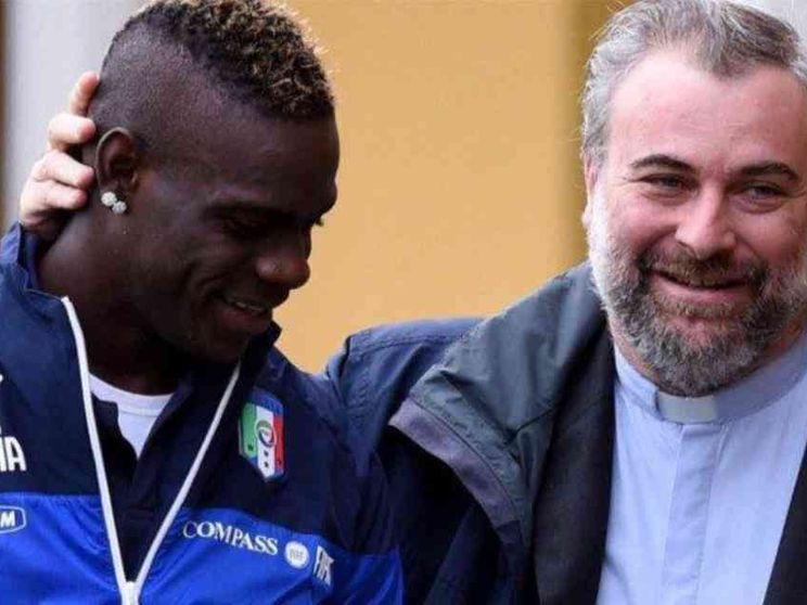 Il cappellano della nazionale Gabbricci: «La fede degli azzurri»
