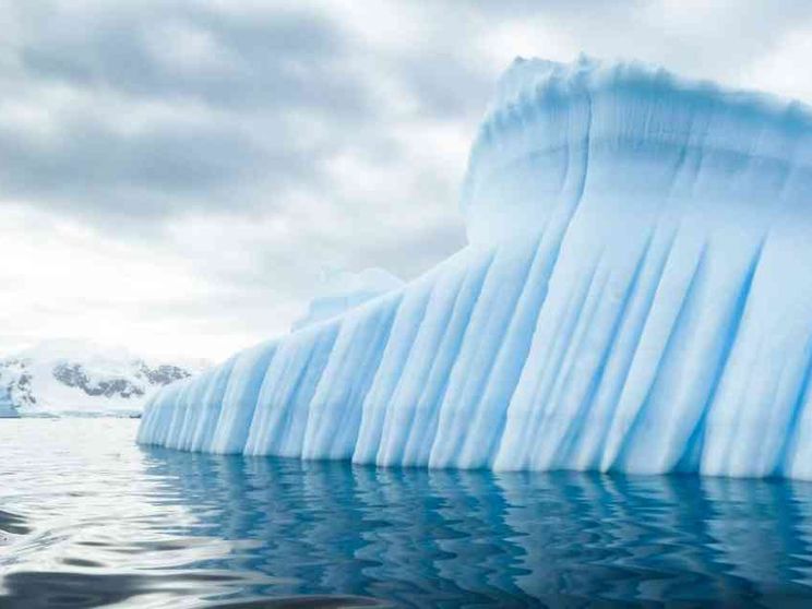 Allarme Antartide: i ghiacci si stanno sciogliendo più velocemente del previsto