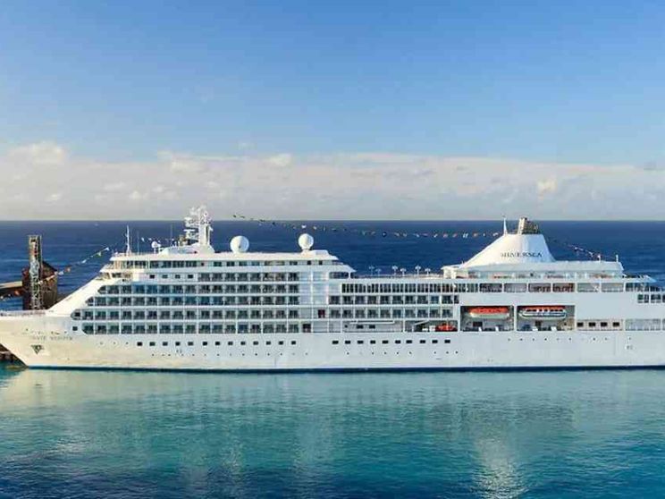 Neonato trovato morto su una nave da crociera. La madre fermata per omicidio