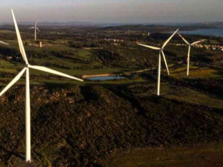 La Sardegna e lo stop alle rinnovabili: «Le vogliamo, ma no allo scempio»