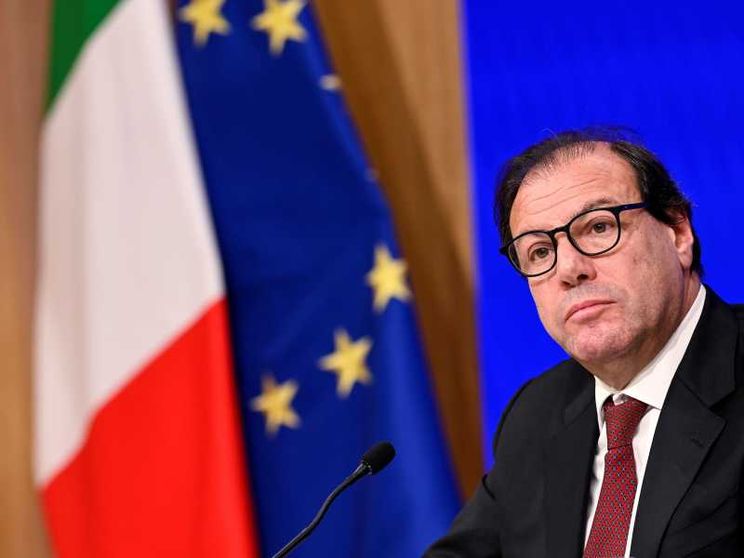 Torna il redditometro, anzi no. Protesta il centrodestra, Leo precisa