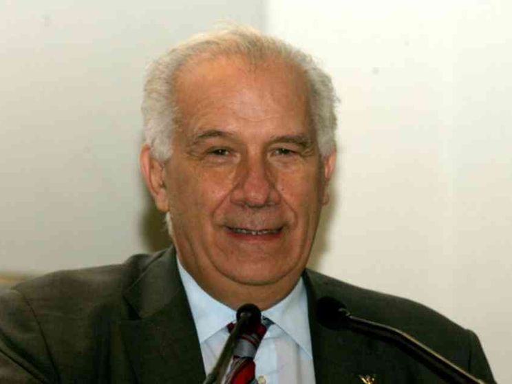 «Non arrivano figli? Affidiamoci a Carlo Casini»