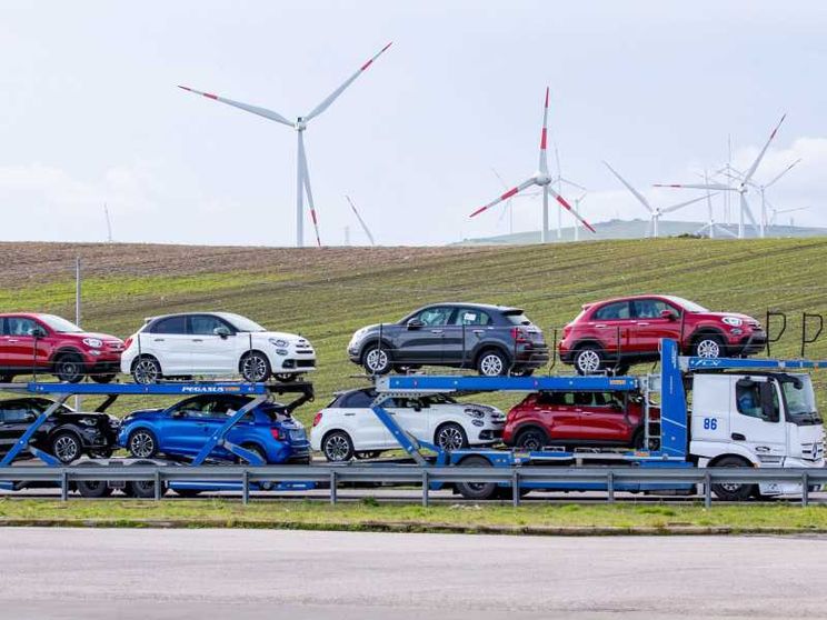 Auto, via ai nuovi incentivi 2024: ecco gli “sconti” e chi può utilizzarli