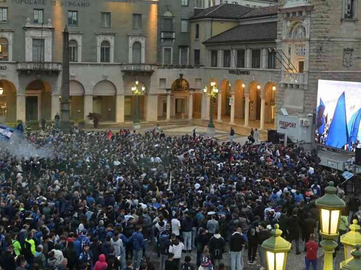 Atalanta, la bandiera di una Bergamo che cambia