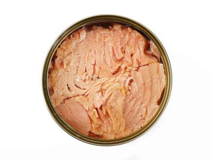 Perché c'è meno olio nel tonno in scatola? (C'entra anche lo spreco)