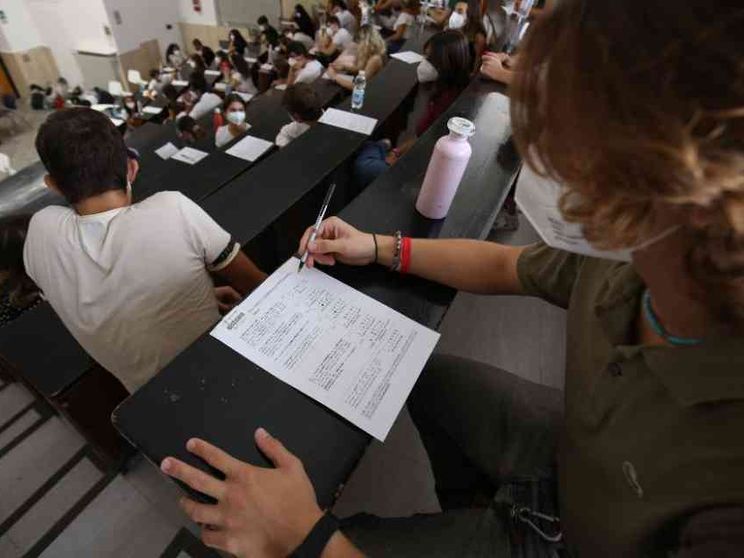 Medicina, debutta il nuovo test. 71mila aspiranti dottori (su 21mila posti)