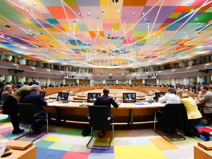 Sfruttare la surrogata è un crimine europeo. Una buona notizia (a metà)