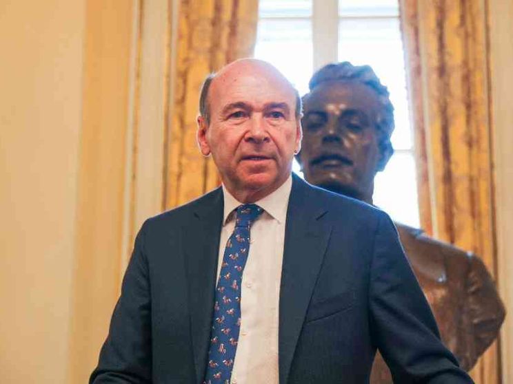 Le pressioni politiche, i direttori star: l'addio di Meyer alla Scala