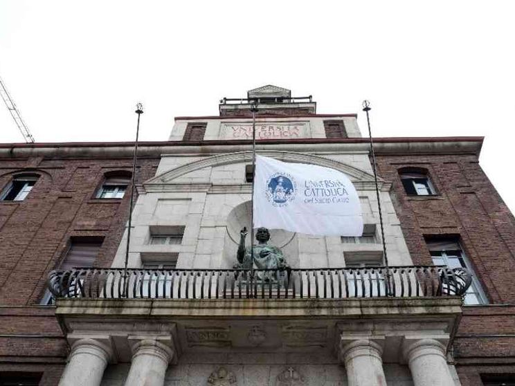 L'omaggio di docenti e studenti al rettore scomparso Anelli