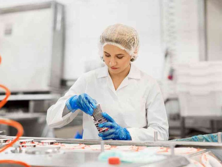 Disoccupazione sotto il 7% e record di occupati ad aprile (crescono le donne)