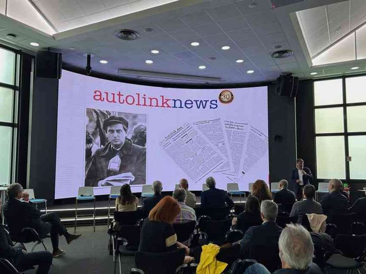 Compie 30 anni Autolink News, il primo quotidiano sull'industria dell'auto