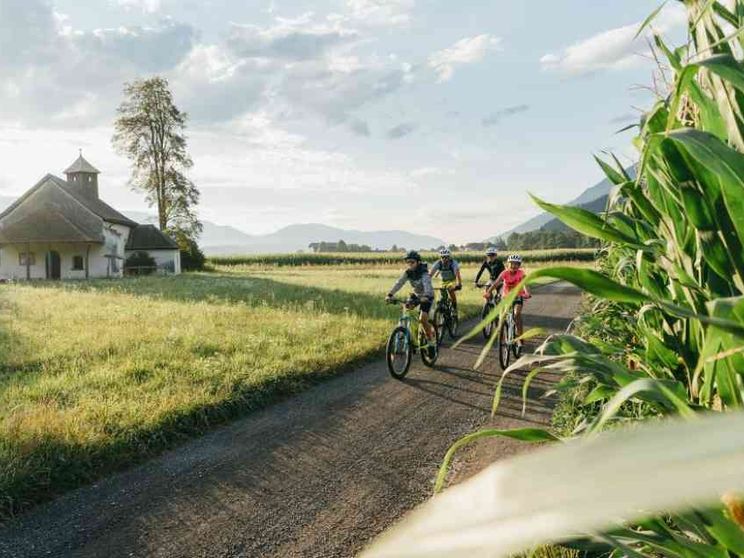 Viaggiare pedalando: il cicloturismo è slow, ma va forte