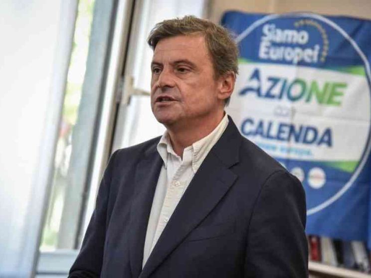Calenda: «Meloni inadatta, spacca l'Italia. Aiuto a Kiev ma Macron sbaglia»