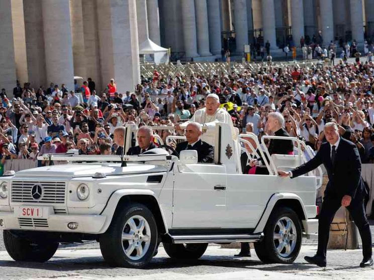 Il Papa invoca la pace e parla della libertà dello Spirito Santo