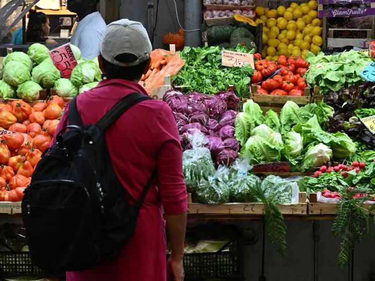 Primavera fredda per il commercio: ad aprile crollano le vendite al dettaglio