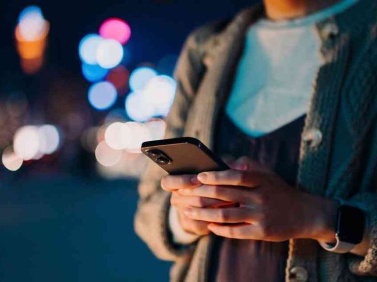 «Pretende di controllarmi lo smartphone. Che male c'è?»