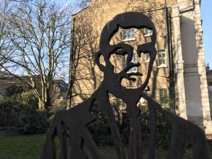 Così Alan Turing ci mise in guardia dagli inganni delle macchine