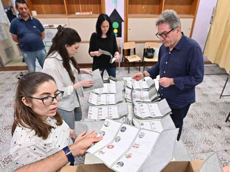 In Italia l'affluenza più bassa nella storia repubblicana. Calo nell'Ue