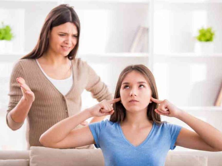 «Figli adolescenti, quanto ci fa paura la loro libertà»