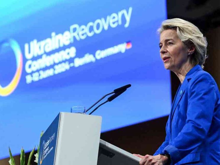 I Popolari vogliono tutto: tempi stretti per rieleggere Von der Leyen