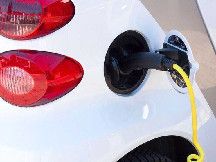 L'Ue aumenta i dazi sulle auto elettriche cinesi