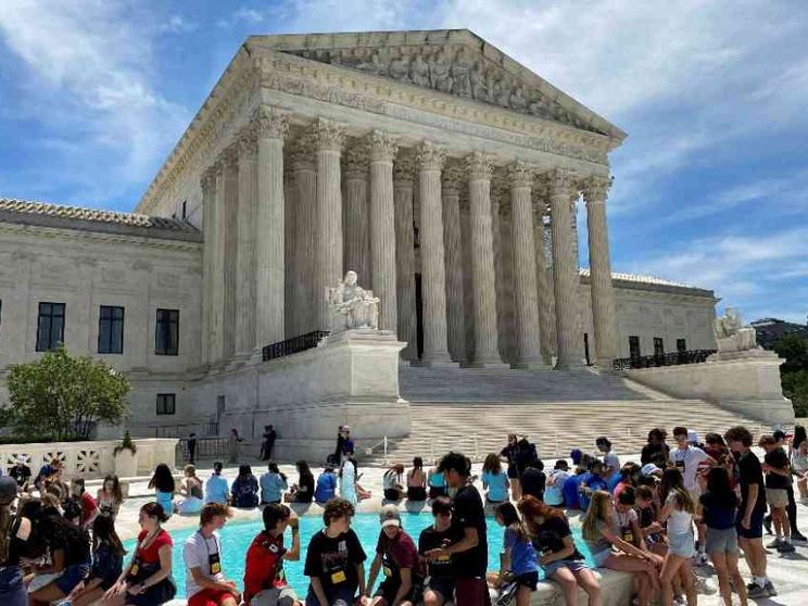 La Corte suprema: no a restrizioni federali sulla pillola abortiva