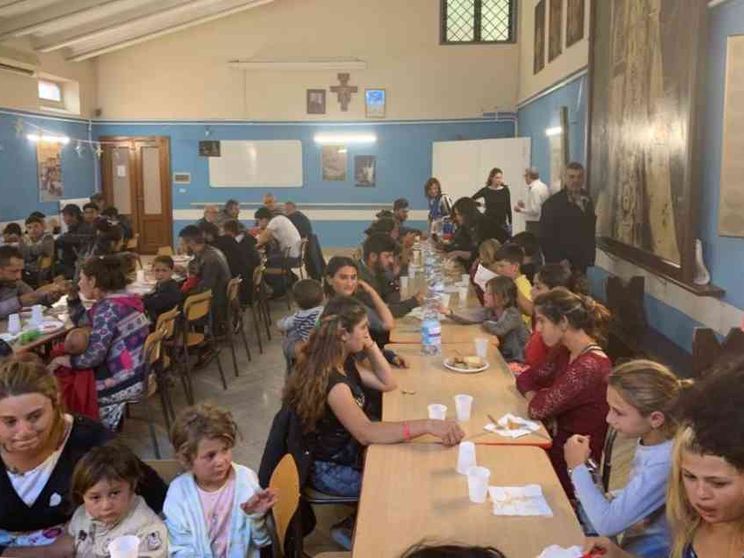 Le case destinate ai rom sono state occupate da chi non ha un tetto