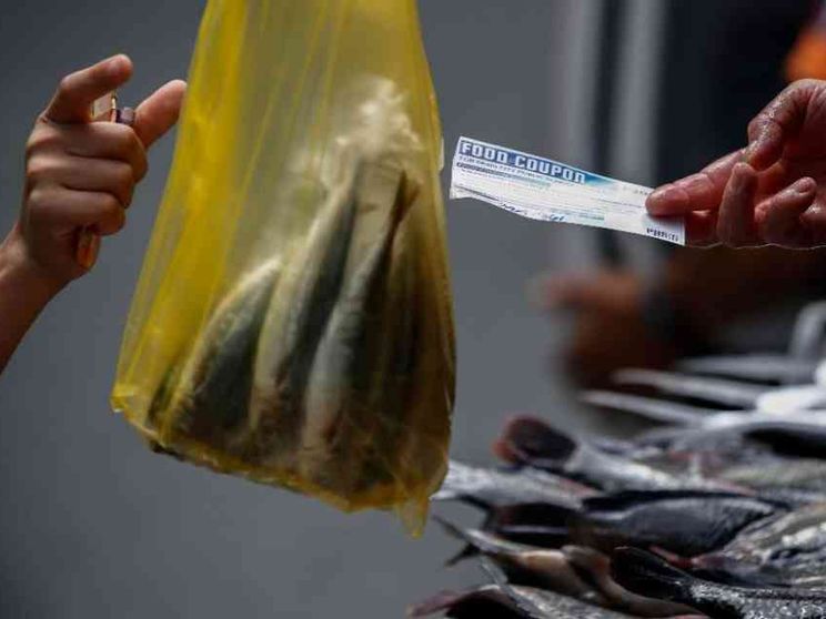 I buoni pasto per il pasto non bastano più. Si usano al supermercato