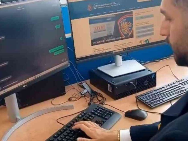 Pioggia di arresti per pedopornografia. L'orrore nei pc