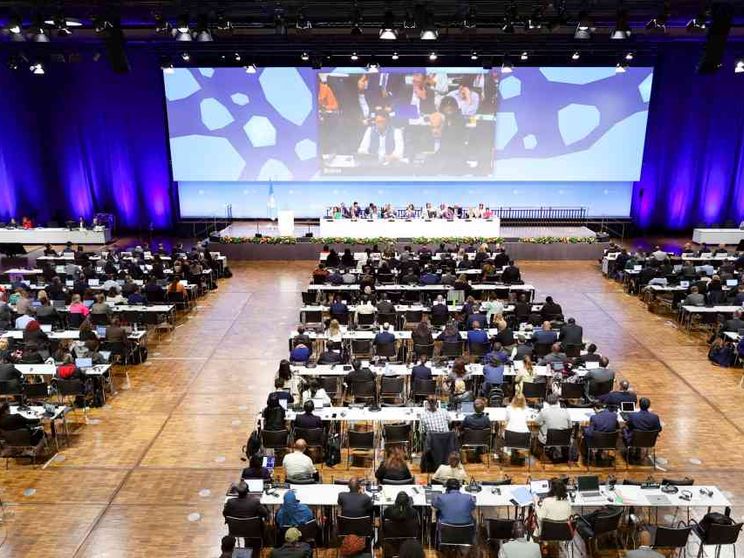 Il vertice di Baku sul clima ancora senza obiettivi: i poveri possono aspettare