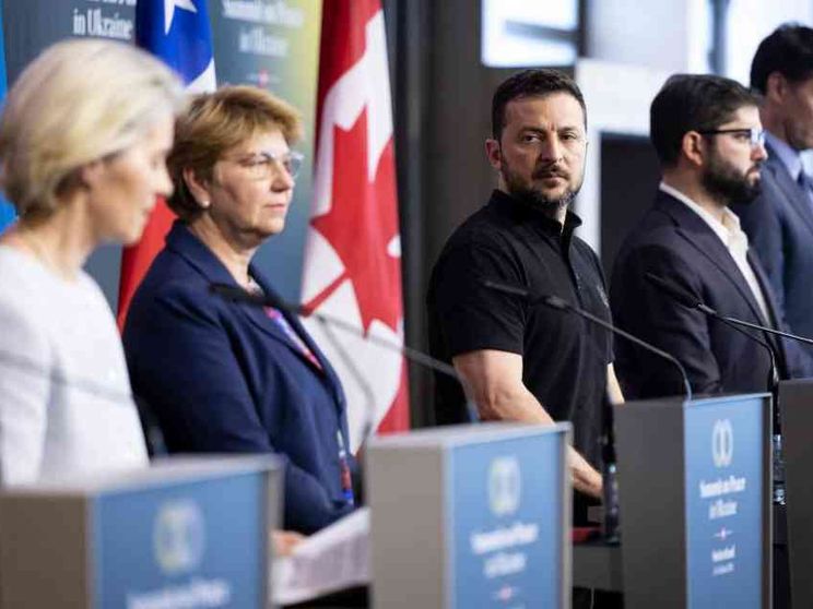 Accordo per la pace in Ucraina ma 12 Paesi non firmano