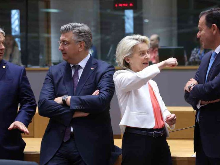 Von der Leyen-bis, rinvio dopo il vertice notturno (anche per i dubbi di Meloni)