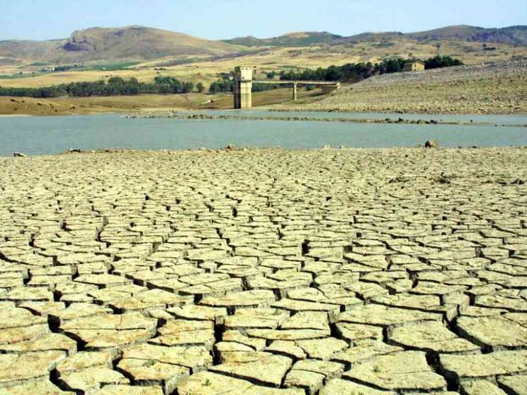 La Sicilia rischia di diventare un deserto: non c'è più acqua