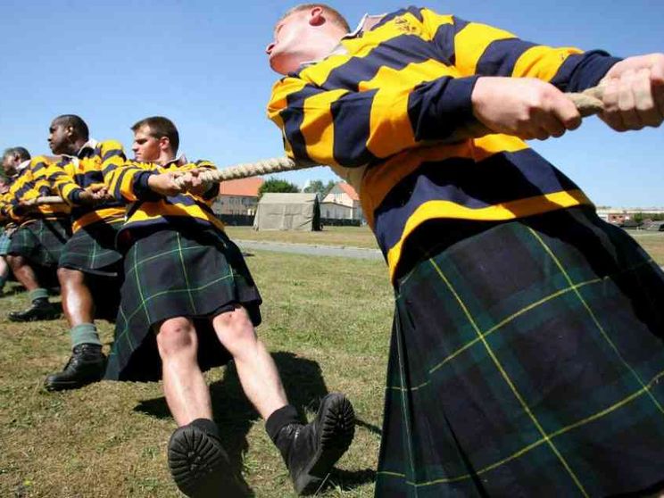 C'era una volta il tiro alla fune. Quest'anno tocca alla breakdance