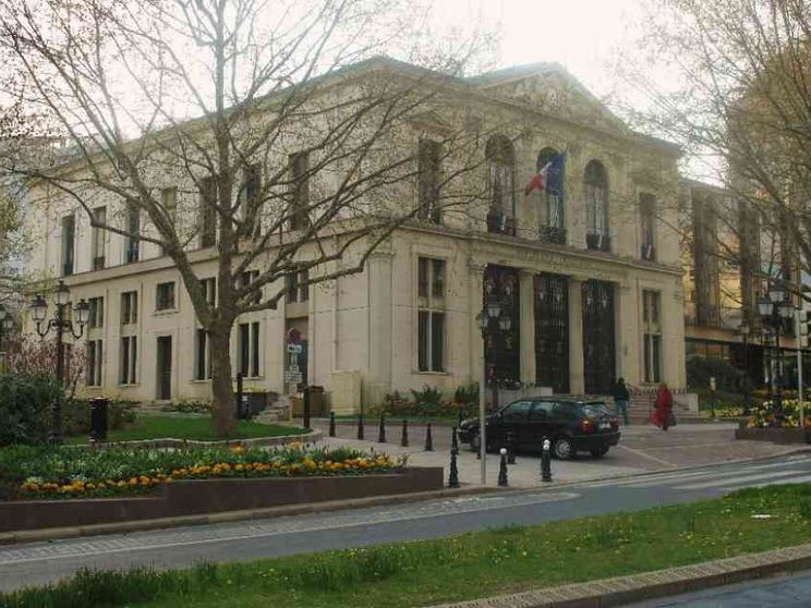 A Parigi la violenza antisemita su una 12enne è diventata un caso politico