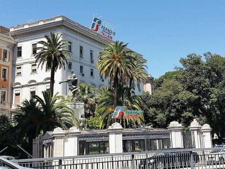 Gruppo Fs sigla linea di credito da 3,5 miliardi