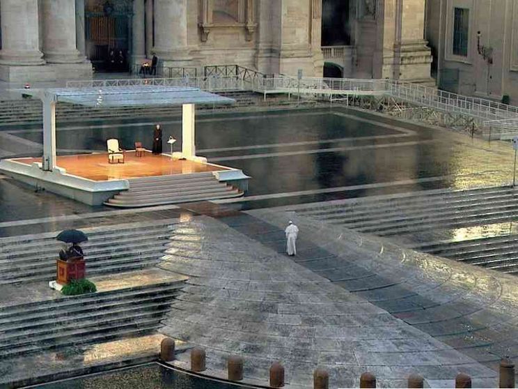 Usiamo la tecnologia come un amuleto. Ma solo il sacro ci conforta davvero