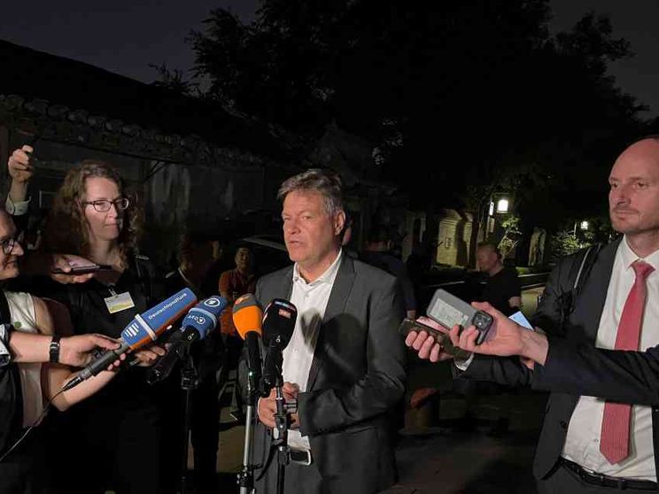 Il messaggio di Pechino all’Europa: «Rischiamo la guerra commerciale»