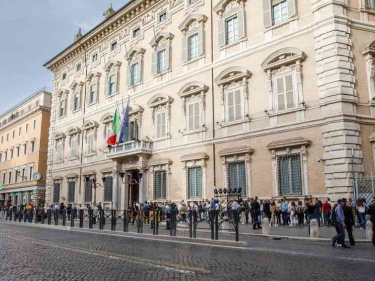 Utero in affitto, la Lega vuole il carcere fino a 10 anni