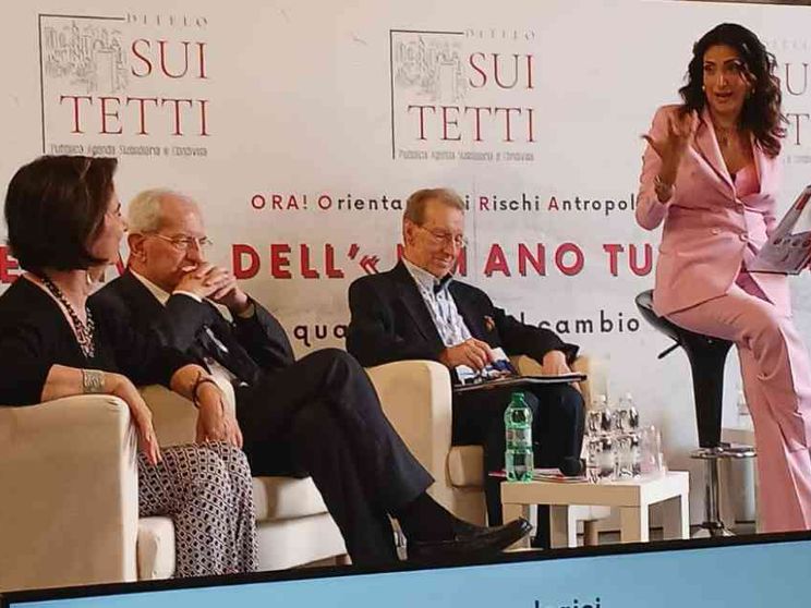 La fragilità è il bello dell'umano, attenzione al "super-uomo"