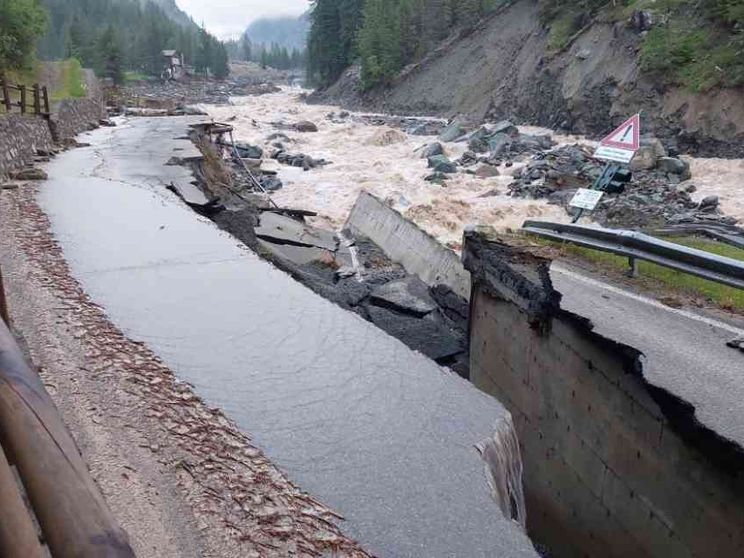 Cogne (ancora isolata), Cervinia e Macugnaga: i fiumi hanno portato via tutto