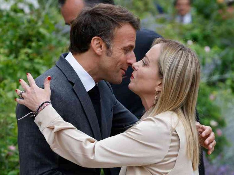 Meloni: «Vogliono mettere all'angolo chi non vota a sinistra»