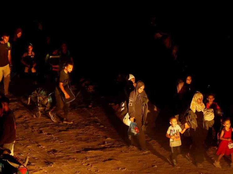 L'ordine di evacuazione, poi i raid israeliani su Khan Younis: 8 morti