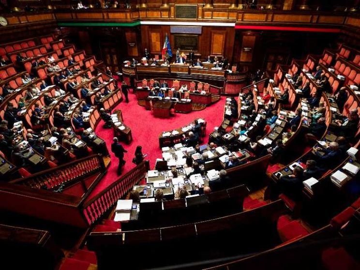Avanza la legge sulla surrogata "reato universale". Quando il voto in aula?