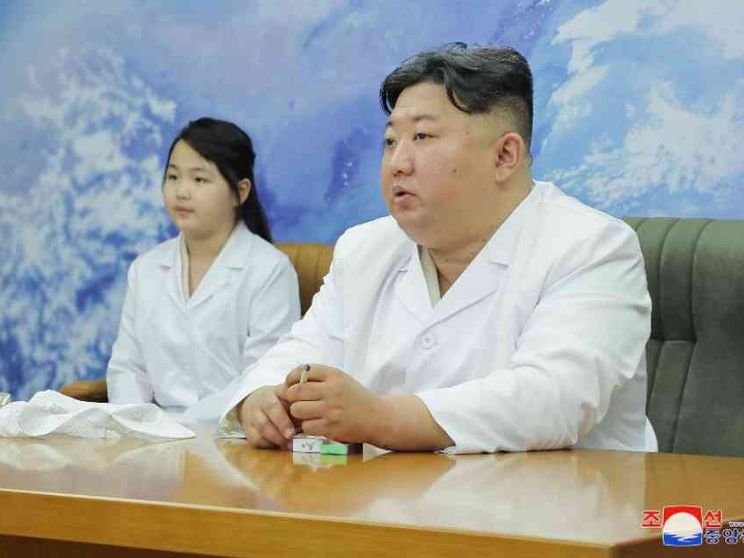 Kim Jong-un nomina una donna e apre la strada alla figlia Ju-ae
